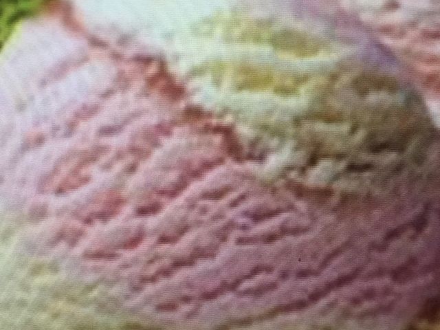 �~���N������̃T�[�e�B�����A�C�X�N���[���x���t�@�s���X�i31 Baskin-Robbins�j�̓��e�ʐ^1