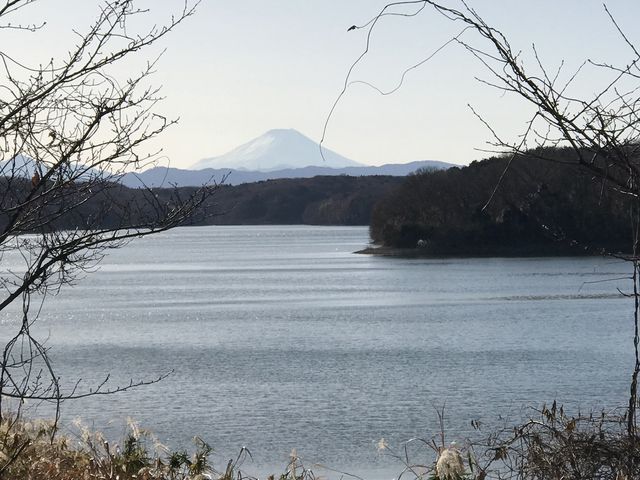 【狭山湖】遠くに富士山も見えます。_狭山湖