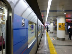 �g�����\����̋����d�S ���c��`�w�ւ̓��e�ʐ^1