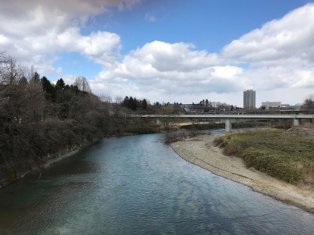 �t��̘[�𗬂��L����_�L����