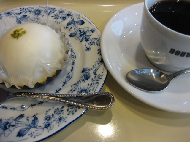 TATK̃hg[R[q[Vbv }ˌXiGOURMET COFFEE DOUTORj̓eʐ^1