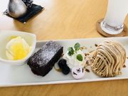 pJ̐ӂ̃JtFeX̓eʐ^1