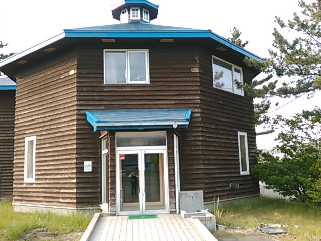 L^J̔\s؂̊wZ̓eʐ^2