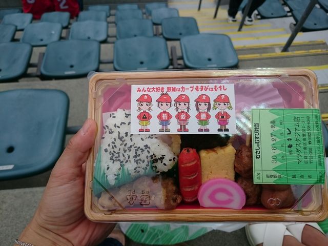 ̂̂ނс@ނ }c_X^WAX̓eʐ^1