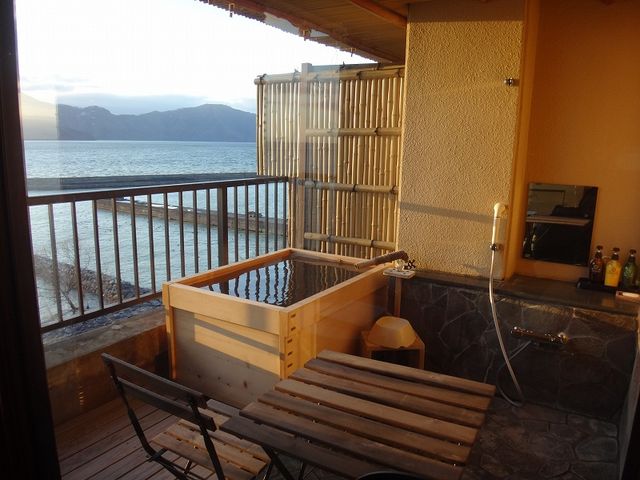 �q���̔��I�V���C�B_���㉷��