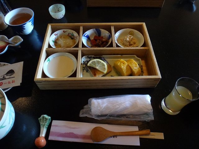 「紅鮎」の朝食。_尾上温泉