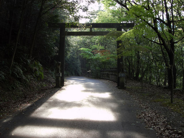 ���������͕ʐ��E�̂悤�ȐÎ₳�Ɛ_�������Y���Ă��܂����B_�V�̊��