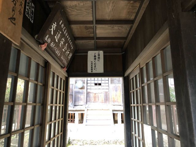 日向見薬師堂2(お籠り堂の通路内部)_日向見薬師堂