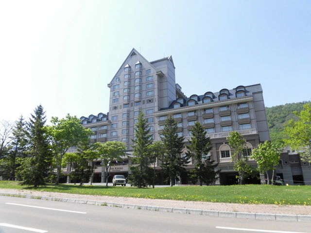 �Ẵz�e���O��_�L�����X�m�[���[���h