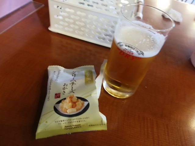 やはり楽しみなのは試飲タイム。ビールはもちろん、おつまみが美味しかった。売店でも購入出来ます。_アサヒビール 名古屋工場