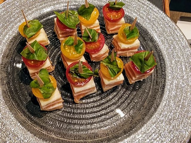 �`�[�Y���T�[�������g�}�g�̃s���`���X_�N���X�z�e���D�y