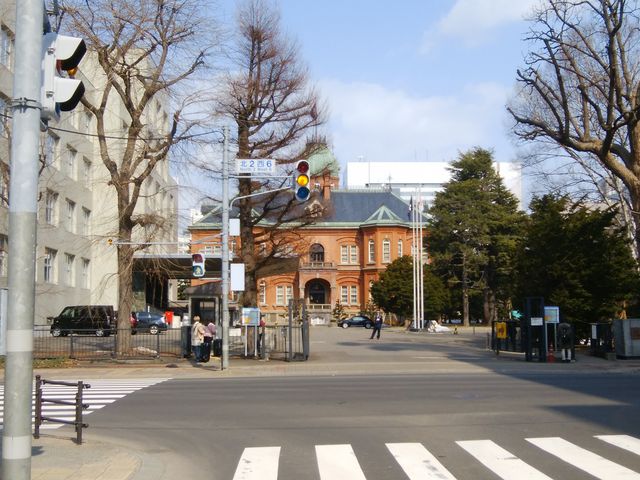 ���肪���ߑ�I�ȃI�t�B�X�r���Q���Ƃ����̂��ƂĂ��c�O�B_�k�C�������{����(�Ԃ�񂪒���)