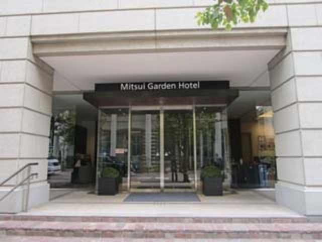 �O��K�[�f���z�e������_�u�b�t�F&�J�t�F���}���[�A �O��K�[�f���z�e�������C�^���A�X