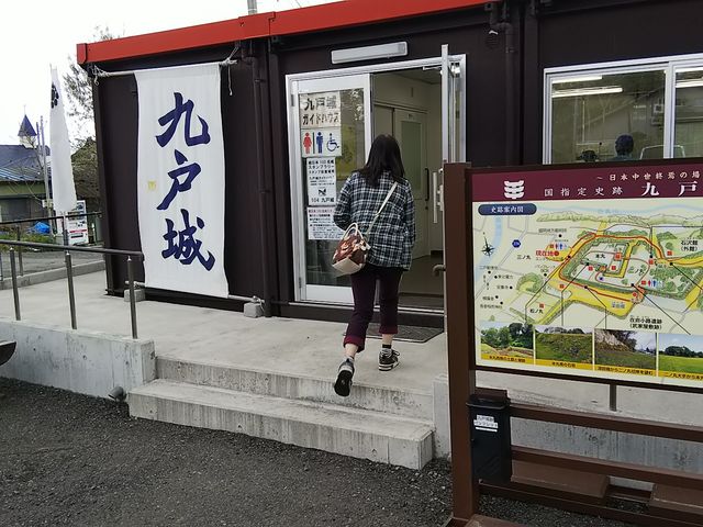 �{�����e�B�A��������őҋ@���Ă���܂�_��ˏ��