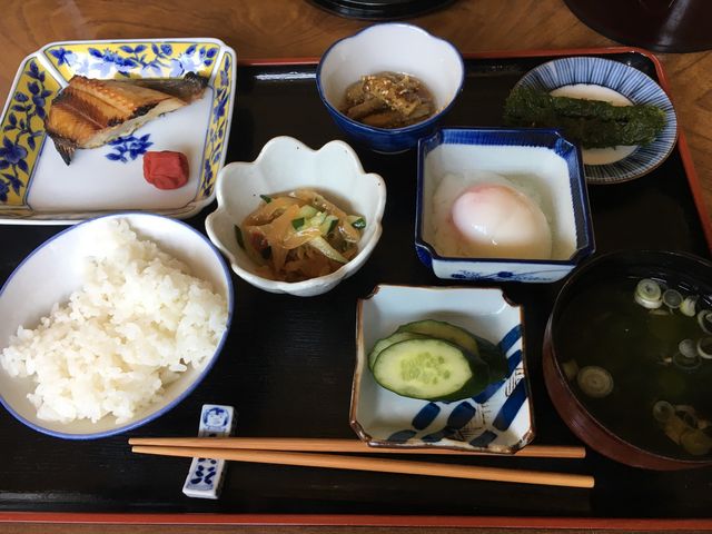 阿部旅館さん朝食。朝からお腹いっぱいです。_東鳴子温泉