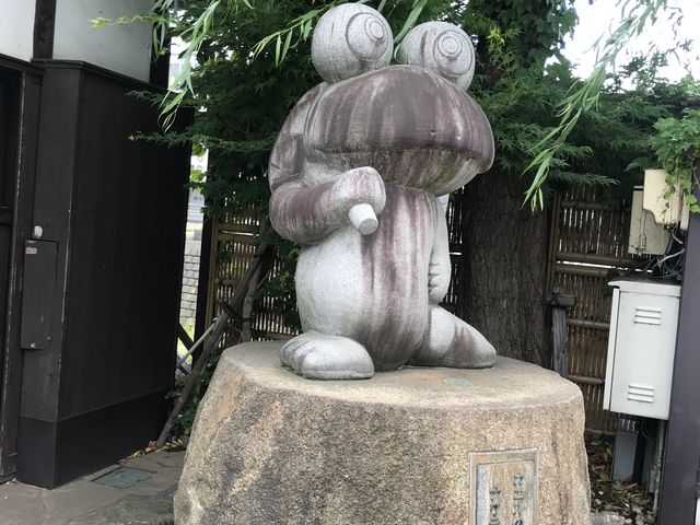 �Ƃ���ǂ���ɃJ�G�������܂����B_�Ȃ�Ēʂ�