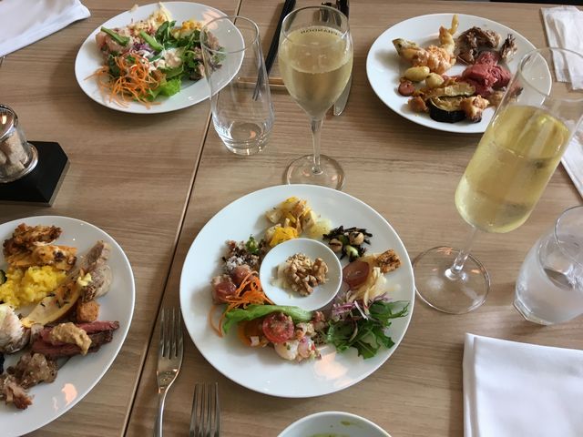 �T���_�̃o���G�[�V�������L�x�ŁA������������Ƃ��Ă��܂����B_�q���g�����É�