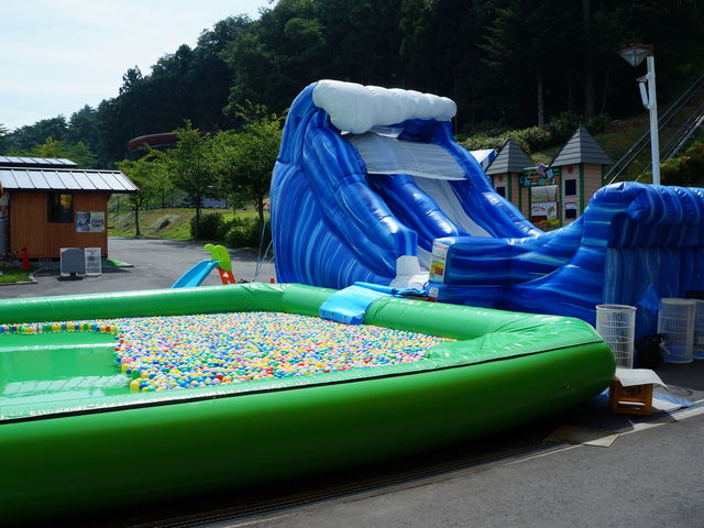 �E�H�[�^�[�X���C�_�[_�`���`�����[���h�E��������