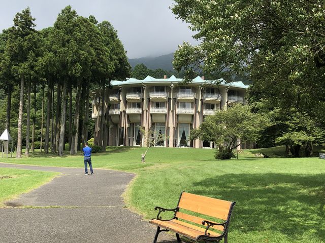 ���m�ΔȂŃz�e�������U��_�U�E�v�����X�@�������m��