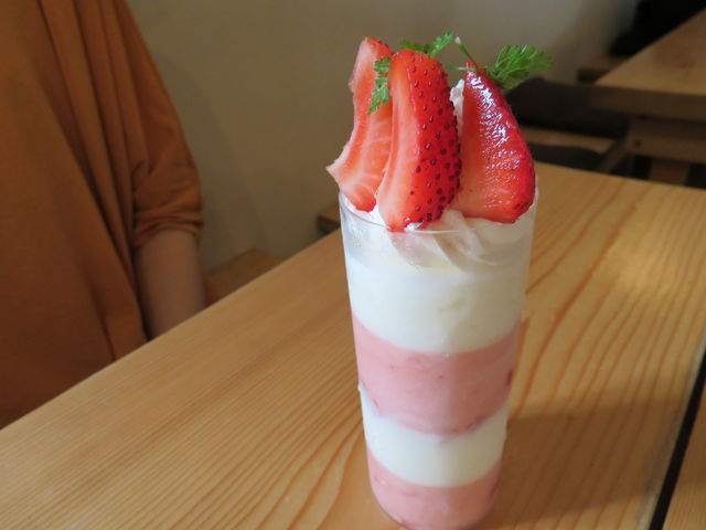 yosshyuraniwa cafe̓eʐ^4