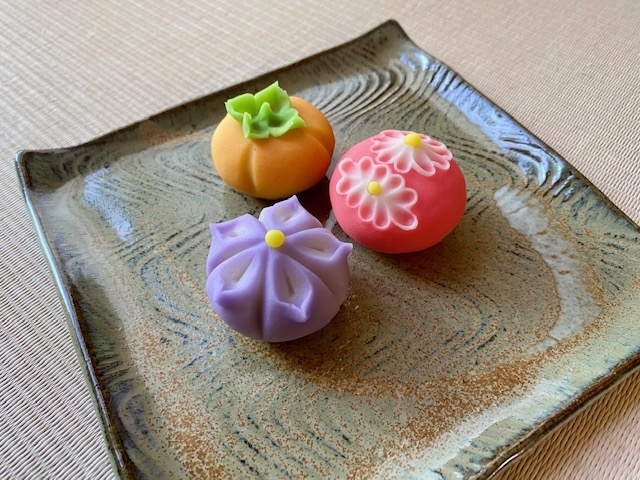 �y�g�͗l�̊p�M�z
�O�؂₨�h�g�A�a�َq�ȂǐF�X�ȗ����𐷂���Ďg���Ă��������܂��B_����Ă����݂�q