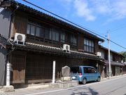 Yanwenli����̌��O��䒅�D���̔�̓��e�ʐ^1