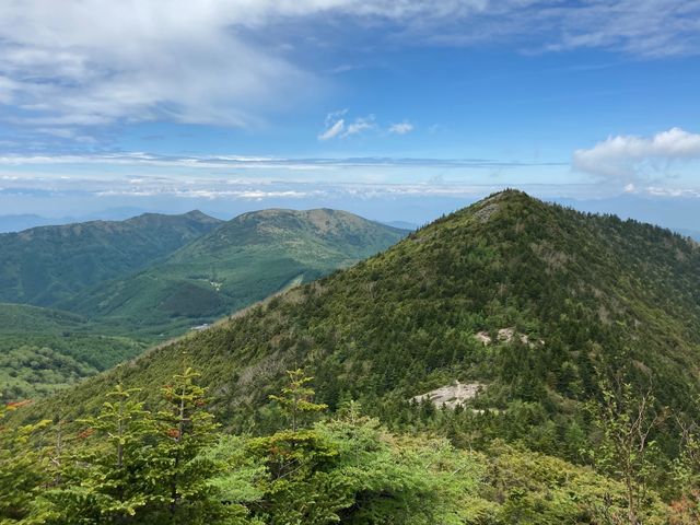 �E���͐��U�m�o�R�B�^�񒆂ɓ��m�ێR�B���ɉG�X�q�x�B�n������ɖk�A���v�X�i���Ⴞ�Ƃ͂����茩����j_���U�m�o�R