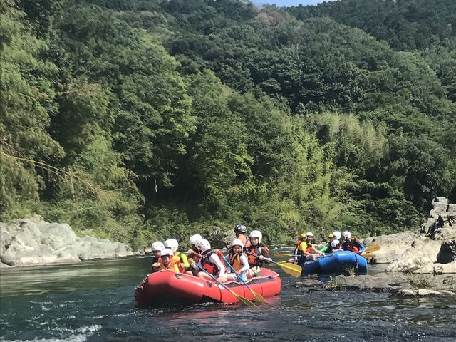 ���X��ɍ~��ĉj���Ȃ���_�G�o�[�O���[��