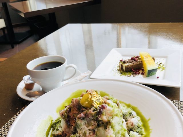 �����X�ƃf�U�[�g�A�R�[�q�[�����I_�����G�N�Z���z�e�����}