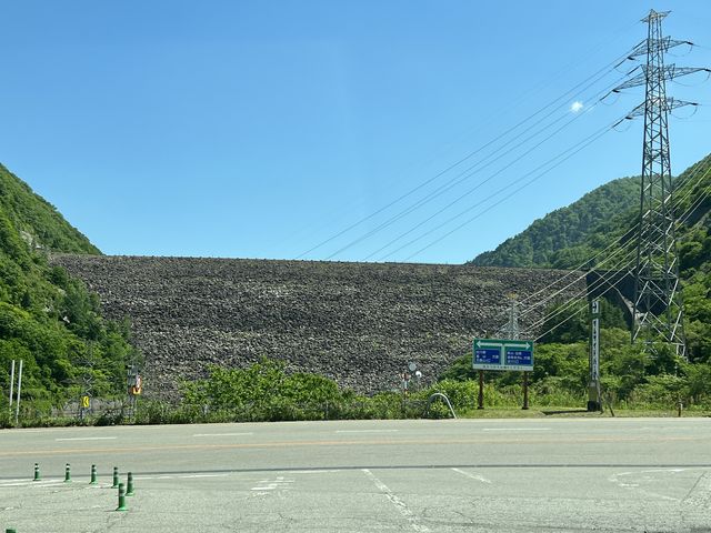 ���b�N�t�B�� �_���̖ڂ̑O�ɂ��閳���{�݁B���ԏꂠ��@�g�C�����Y��B_���ߓd�͊�