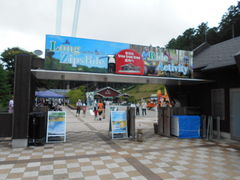 gV[̎OXJCEH[Nւ̓eʐ^1