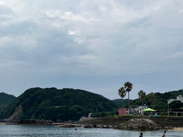 �k��3���ɂ��鍻�l�C�݁B�v�[�������菬�����q�����݂��邲�ƒ�ɂ͈��S�B���ƃg�C��������܂��I_���u������@���X�g