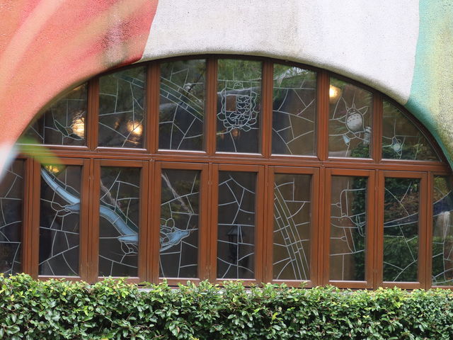 �K���X�ɃL�����N�^�[��_�O��̐X�W�u�����p�فi�O��s���A�j���[�V�������p�فj