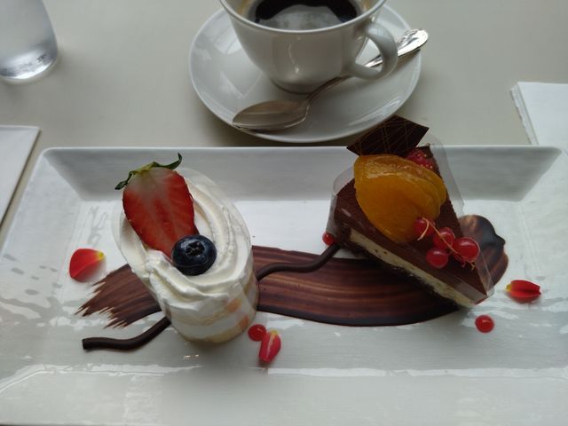 �V���[�g�P�[�L�ƃ`���R���[�g�P�[�L_THE�@SAIHOKUKAN�@HOTEL