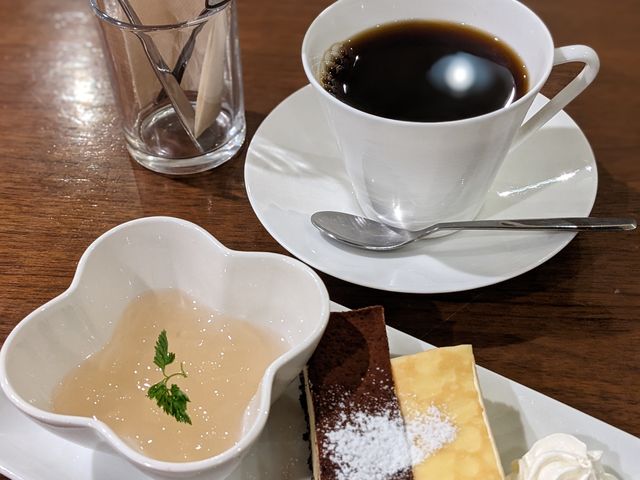 �e�B���~�X�ƃ~���N���[�v_cafe/R