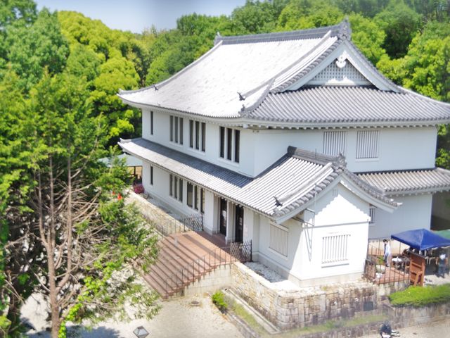 ������j�L�O��