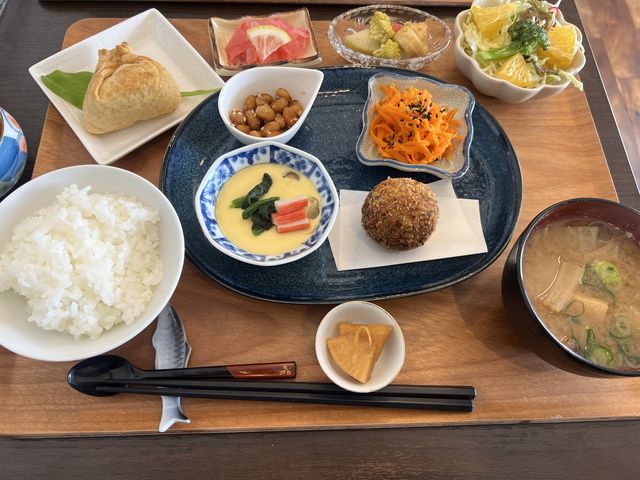 �v�X�Ɉ��񂾖��X�`�͔������������ł���_���̉w�����炬�̗�������