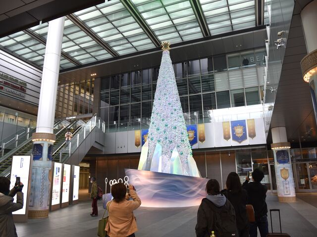 ̂悤ȃIuWFAFʐ^BĂ܂BEEłB

_iqÉw