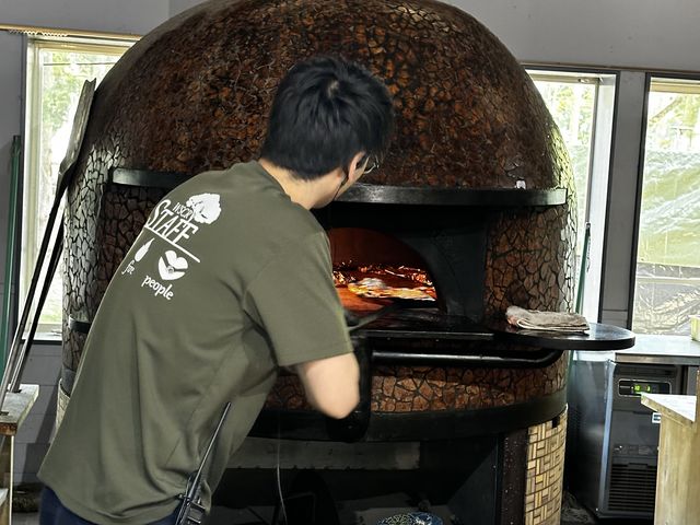 �X�^�b�v�̕������ŏĂ��Ă���܂��B2���ŏĂ��オ��I_�X�ƌ΂̊y�� Workshop Camp Resort