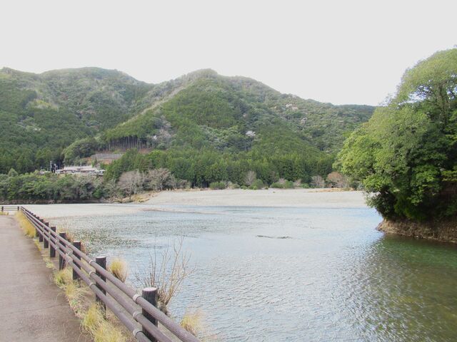 ؒØCẂAʂ̎RiV{sǰɂAOd猩邱Ƃł܂B_ҋ