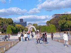 �g������̕��a�L�O�����ւ̓��e�ʐ^1