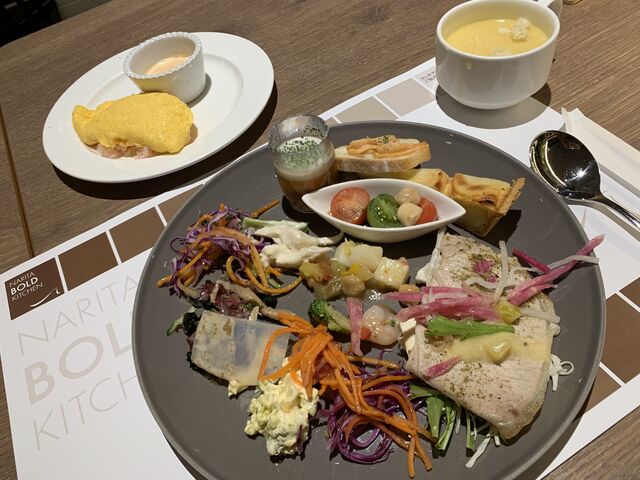 �O�؁A�T���_����ނ��L�x�ł�
�I�[�_�[���Ă���񋟂����I�����C�X(������̓^���R�N���[���\�[�X)_�A�[�g�z�e�����c