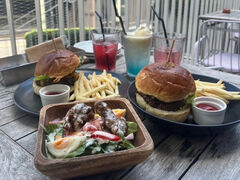 N.Ycafe STUDIOւ̓eʐ^1