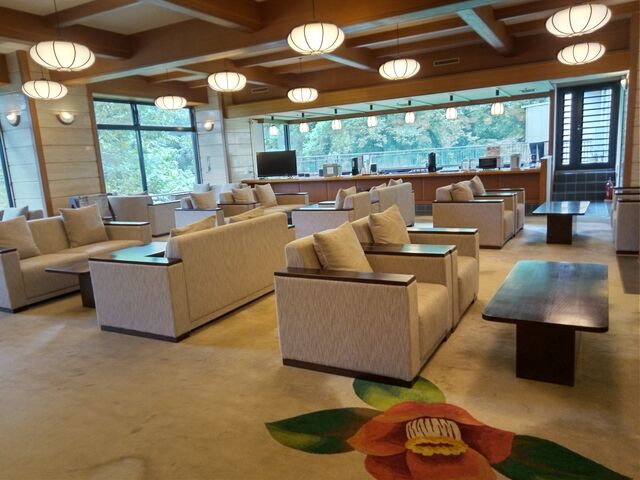 r[ɃEFJhN܂B_R ̏h Ԃ΂