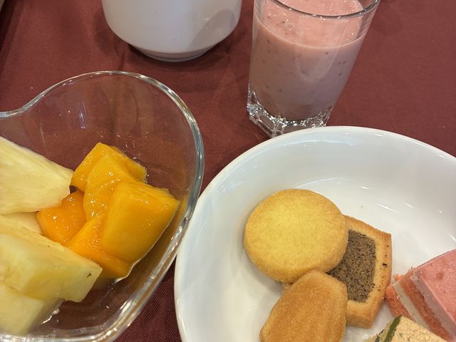 �f�U�[�g_�L���O�A���o�T�_�[�z�e���F�J