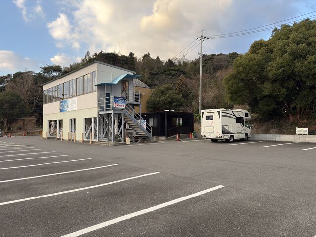 ���ԃX�y�[�X�i�[�d�ݔ�����j�Ǝ{��_���܂ׂ̋� �ւ����ւ��Ί�