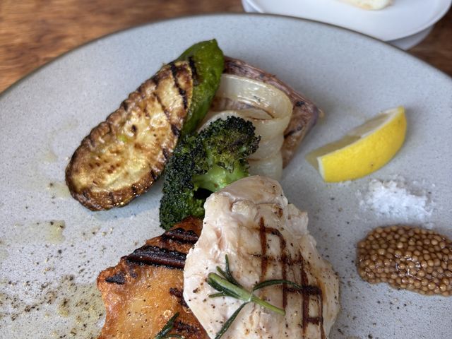 ���C���̃O�����Ă�_Graphic Grill & Bar