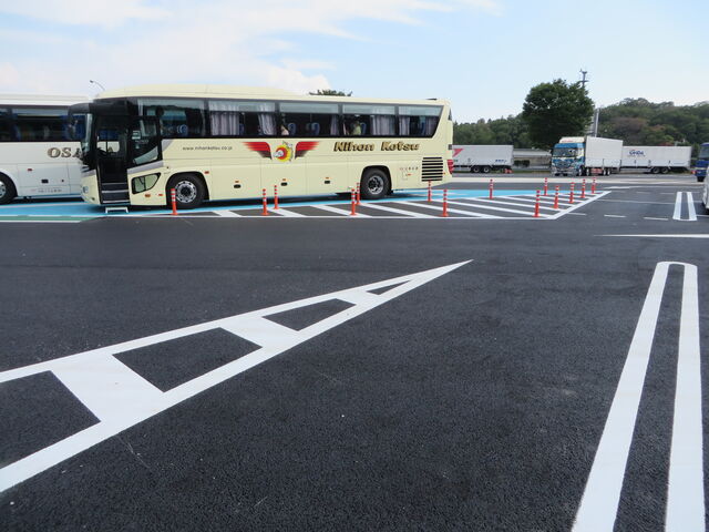 �Ԃ���񂳂�̓��{��ʊ�����Ћ��s�c�Ə��̓��e�ʐ^1