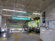 �Ԃ���񂳂��JR�O�m�{�w�̓��e�ʐ^1