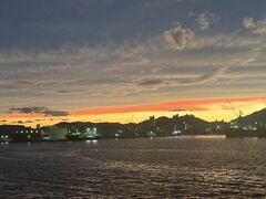 THE KOBE DINING CRUISE �R���`�F���g(�_�˃��X�g�����N���[�Y)�̎ʐ^1